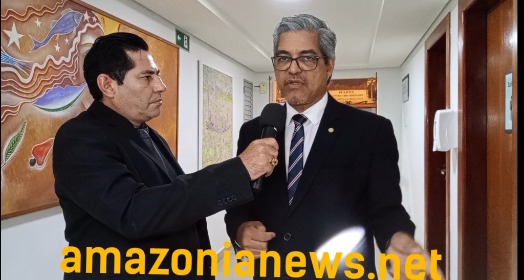 Sindicalistas Sevidores e Deputados de Oposiçao paralisam Assémbléia legislativa